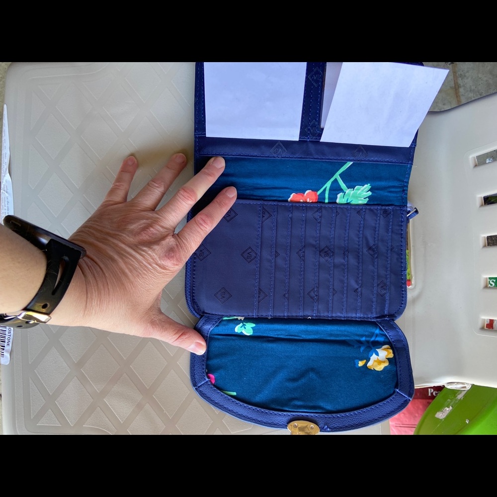 NWT Vera Bradley Ultimate Wristlet Blue - Picture 3 of 6